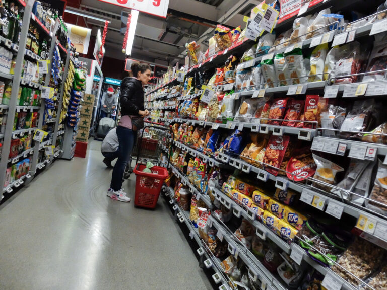 Kaufland: „Peste 85% din articolele alimentare listate sunt de proveniență locală”. Ce nu pun, însă, în magazine