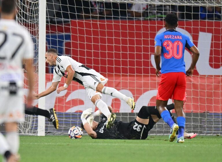live, FOTO + VIDEO            FCSB – U Cluj se joacă ACUM » Cele mai noi informații de la reporterii GSP: probleme cu nocturna
