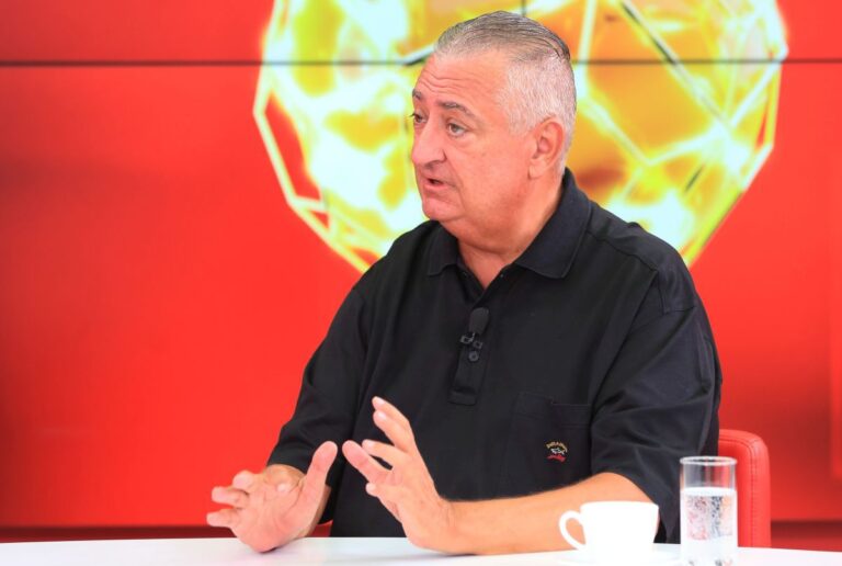 EXCLUSIV            Marian Iancu știe cine va lua titlul: „Nu o poate opri nimeni, e indestructibilă” + „El e cel mai bun fotbalist din Liga 1. Un fenomen!”