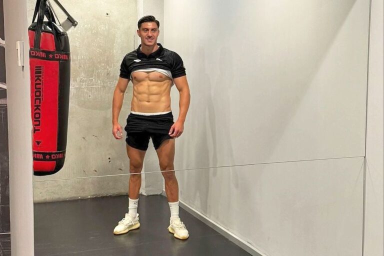 GALERIE FOTO Imaginea care a „aprins” Instagramul internaționalilor români aflați în Cipru: „Nu mai încapi în poză, frate!”. Reacția lui Alibec GALERIE FOTO Imaginea care a „aprins” Instagramul internaționalilor români aflați în Cipru: „Nu mai încapi în poză, frate!”. Reacția lui Alibec