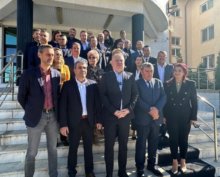 Echipa PNL Olt a depus candidaturile pentru alegerile parlamentare