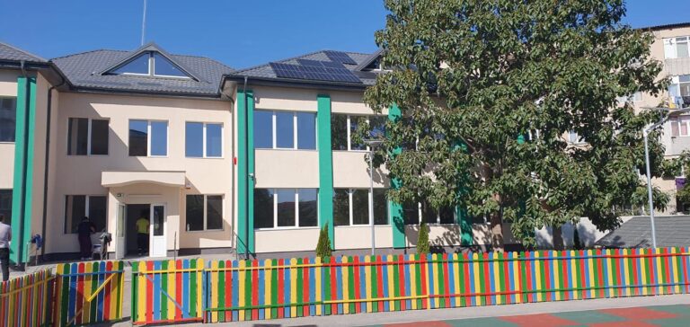 Grădinița cu Program Prelungit „Dumbrava minunată”, din Drăgănești-Olt. Au fost recepționate parțial lucrările de reabilitare