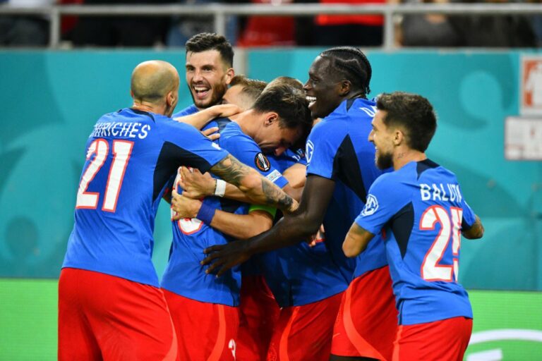 EXCLUSIV            „FCSB va obține punct sau puncte la Glasgow” » Fostul fundaș al celor de la Rangers este categoric: „Îi vor liniști pe scoțieni”