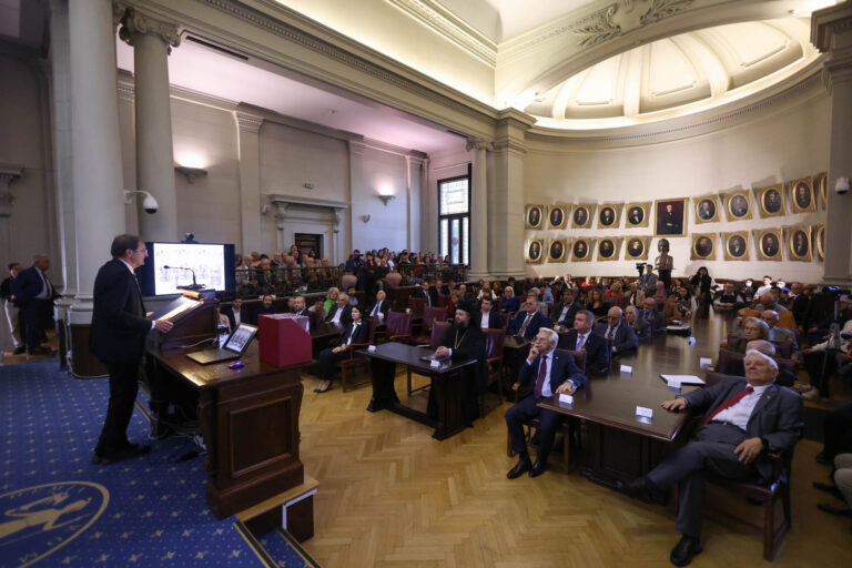 EXCLUSIV Noua configurație a institutelor de cercetare din subordinea Academiei Române: 20 de institute și centre din secțiile de filologie, științe economice, juridice și sociale, științe istorice și arheologie își pierd personalitatea juridică / Lărgire a secției de științe agricole și silvice a Academiei