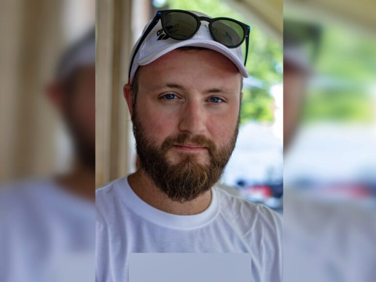 INTERVIU Adrian Rădulescu, antrenorul lui David Popovici: Dacă ducem copilul la înot, vrem să-l vedem campion, dacă îl ducem la fotbal, vrem să-l vedem Messi. Atunci când traseul nu mai corespunde, intrăm în panică și lucrurile pot aluneca. Mai târziu va avea ecou în viața copilului INTERVIU Adrian Rădulescu, antrenorul lui David Popovici: Dacă ducem copilul la înot, vrem să-l vedem campion, dacă îl ducem la fotbal, vrem să-l vedem Messi. Atunci când traseul nu mai corespunde, intrăm în panică și lucrurile pot aluneca. Mai târziu va avea ecou în viața copilului