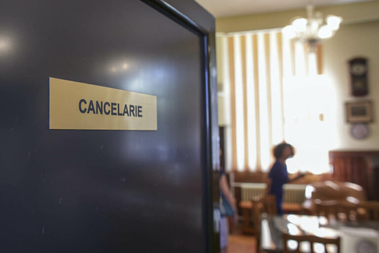 Profesorii și manualele fac ca predarea să fie încărcată la gimnaziu, nu programa, spune Ligia Deca: Aici trebuie să intervenim, colaborativ în primul rând, adică în cancelarii