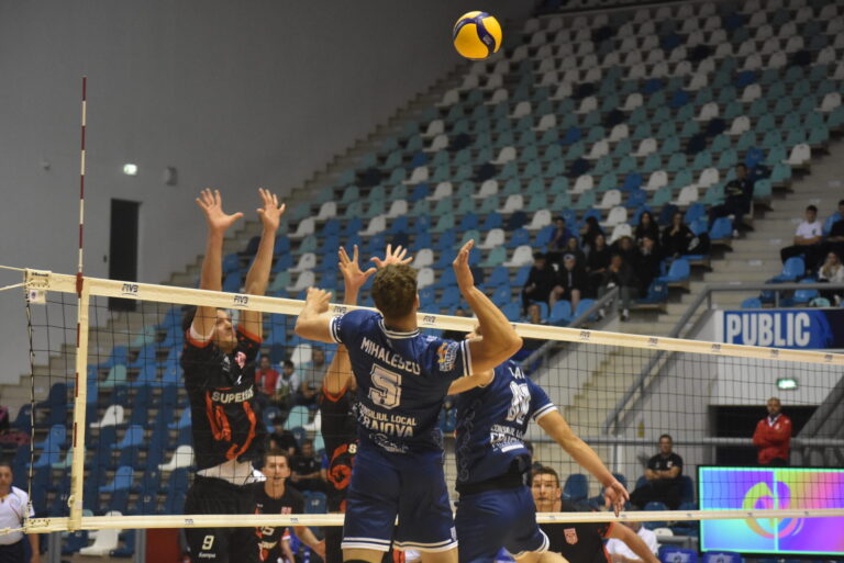 Volei (m) / Start de vis în noul sezon! SCMU Craiova a făcut un meci mare cu Dinamo