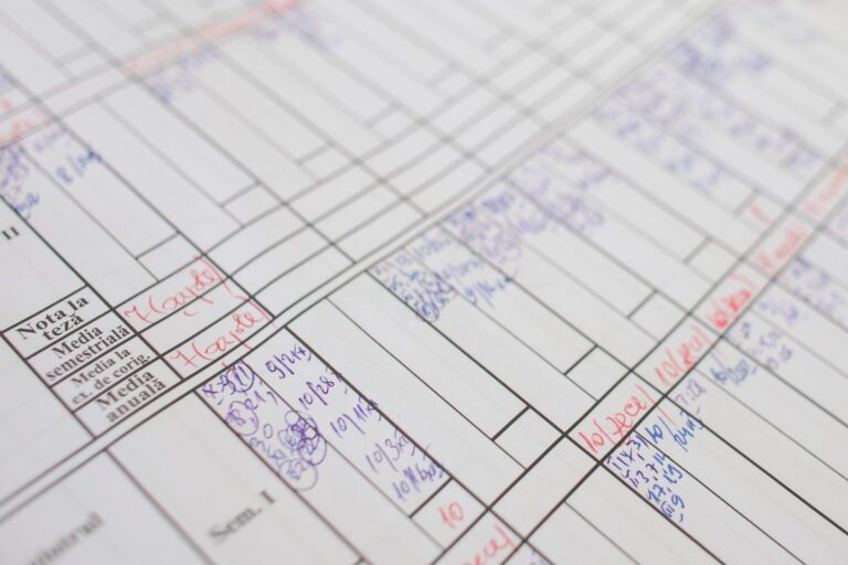 DOCUMENT În ce condiții profesorii pot scădea nota la purtare, stabilită pentru fiecare modul: În învățământul primar pot diminua calificativul, de la o mustrare scrisă