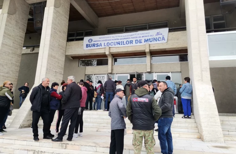 497 de locuri vacante la Bursa locurilor de muncă pentru absolvenţi