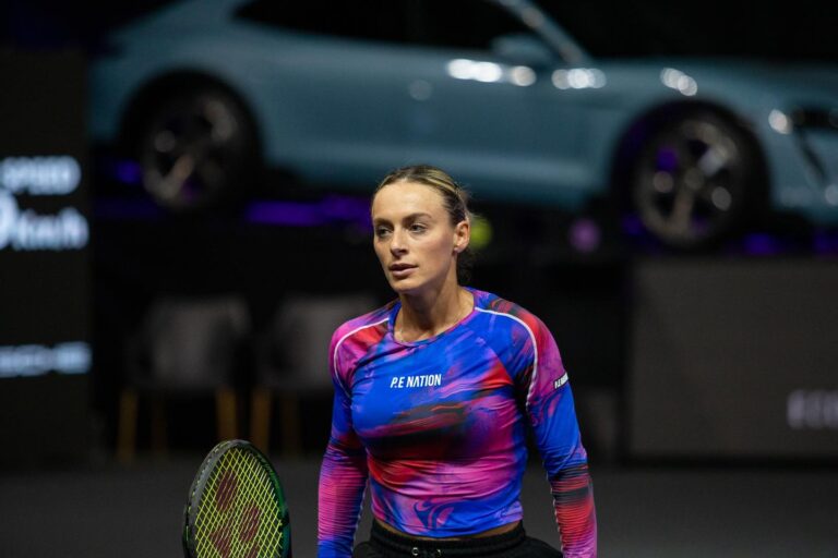 Fără românce la Hong Kong! Ana Bogdan n-a prea mişcat cu Birrell