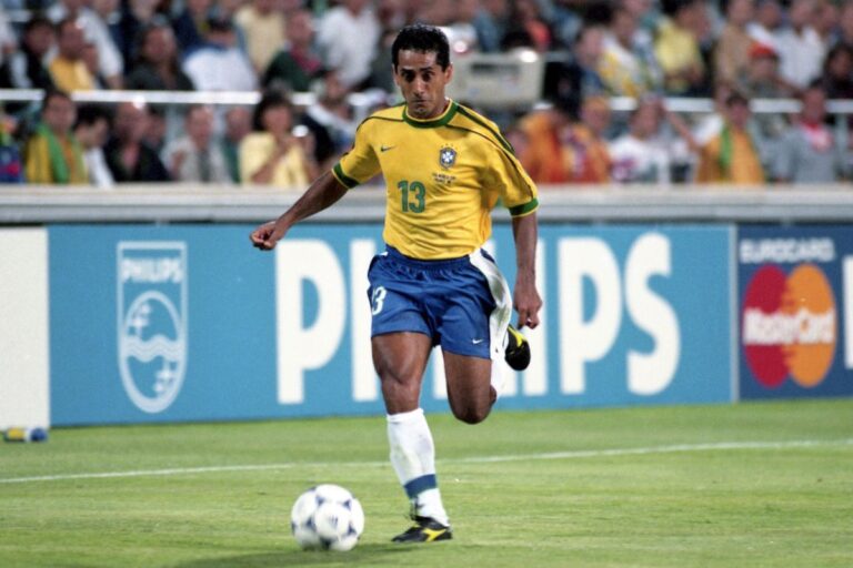 TRAGEDIE            Doliu în fotbalul internațional » Fostul vicecampion mondial din 1998 a încetat din viață. Care a fost cauza morții