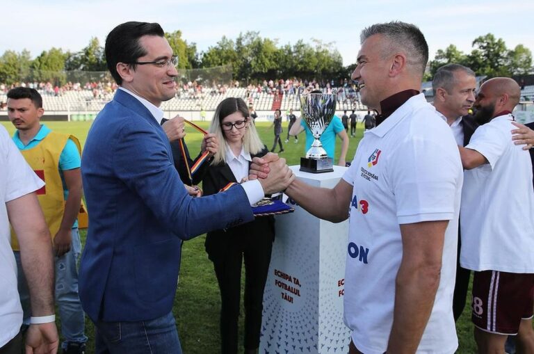 FOTO            Se teme că va fi demis? Daniel Pancu a recurs azi la un gest neașteptat: „Prezi…”