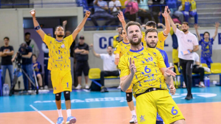 Volei (m) / Corona Braşov a trecut dramatic de Volley Schonenwerd, în Ligă