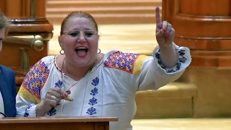 Sondaj INSCOP Research la comanda „Libertatea”. Majoritatea românilor au o opinie proastă despre decizia CCR de invalidare a candidaturii Dianei Șoșoacă la Președinția țării