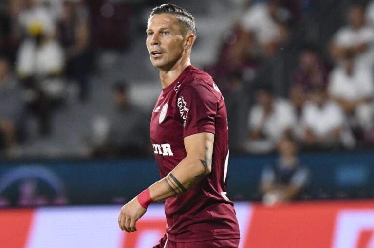 Alt scandal la CFR Cluj » Deac a făcut un gest incredibil când a fost schimbat: „În scârbă. Vrăjeală, povești” + Explicația puerilă a veteranului de la CFR Cluj