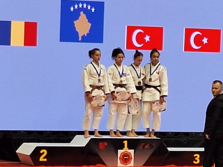 Judo / Alexia Uşurelu şi Lorena Manda s-au întors cu cele mai valoroase medalii de la Balcanice