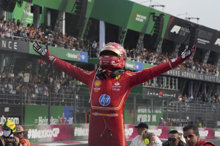F1 / Carlos Sainz Jr, triumfător în Mexic! Verstappen, din nou cu probleme
