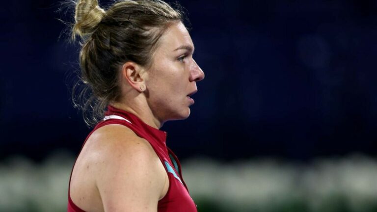 Atât a fost la Hong Kong! Simona Halep, perdantă în două seturi în faţa Blinkovei