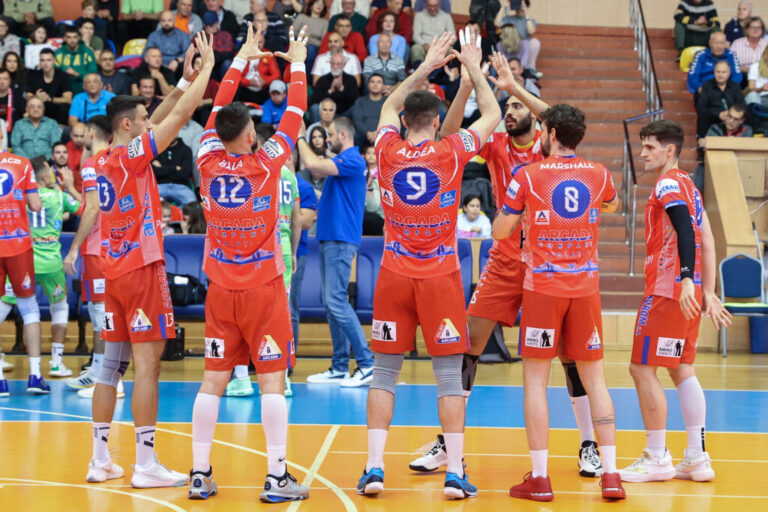 Volei (m) / SCMU Craiova a câştigat la Cluj, dar nu dă jucători în echipa etapei a II-a