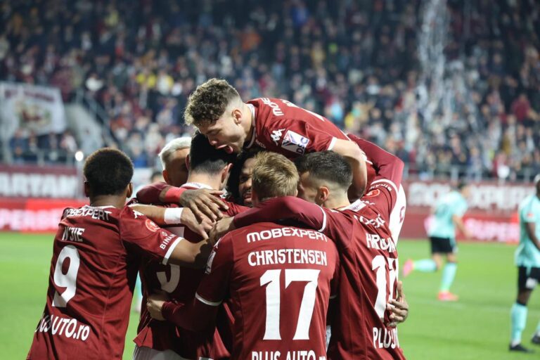 VIDEO            Bonusul primit de jucătorii Rapidului după 2-0 cu UTA: „S-au bucurat mai mult decât la bani”