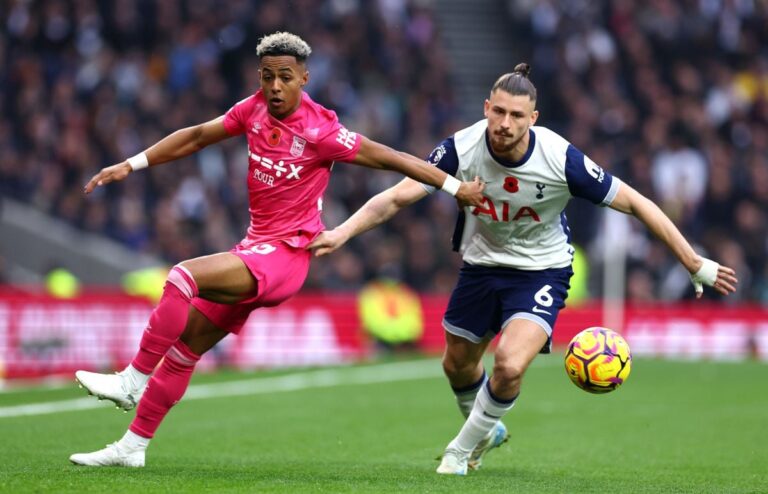 live            Surpriză mare în meciul lui Tottenham: al treilea gol, minutul 69! Drăgușin, aproape de AUTOGOL!