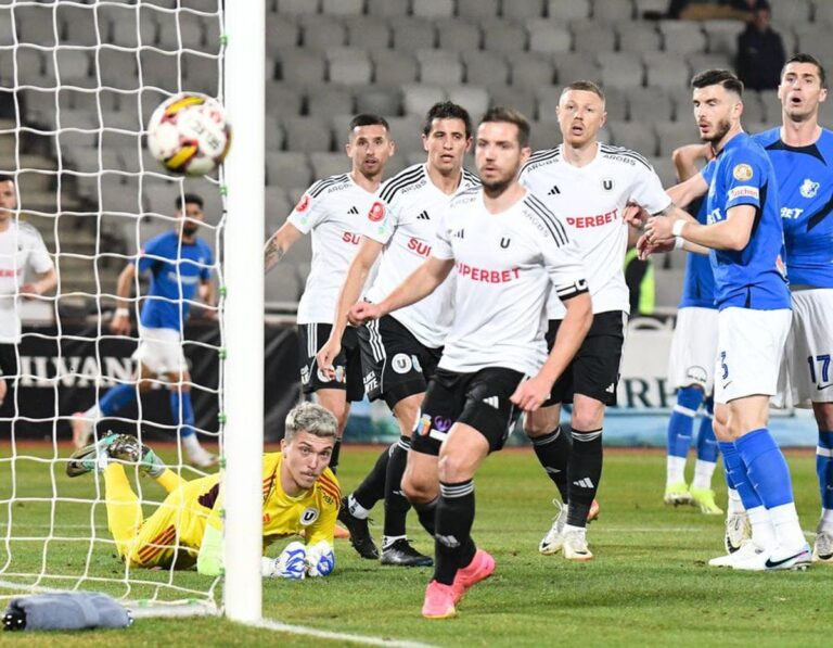 LIVE            U Cluj – Farul, duel tare între Sabău și Hagi! Start în forță: două goluri până în minutul 30!