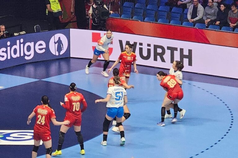 live            România – Cehia, debutul la Campionatul European de handbal feminin » Scorul capătă proporții nedorite! Reporterii GSP transmit de la Debrecen