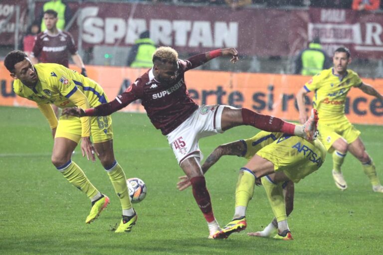 live                    Rapid – Petrolul se joacă ACUM » Bară formidabilă a lui Keita: „lupii” aproape de un gol de senzație