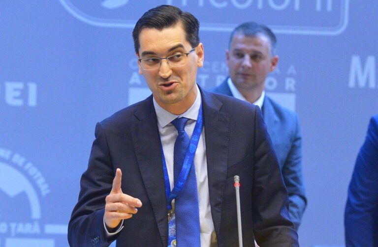 EXCLUSIV            Președintele TAS din Kosovo e amicul lui Răzvan Burleanu: „România va câștiga cu 3-0, dar faceți-vă ordine în tribună!” » Motivele pentru care-l acuză pe arbitrul danez