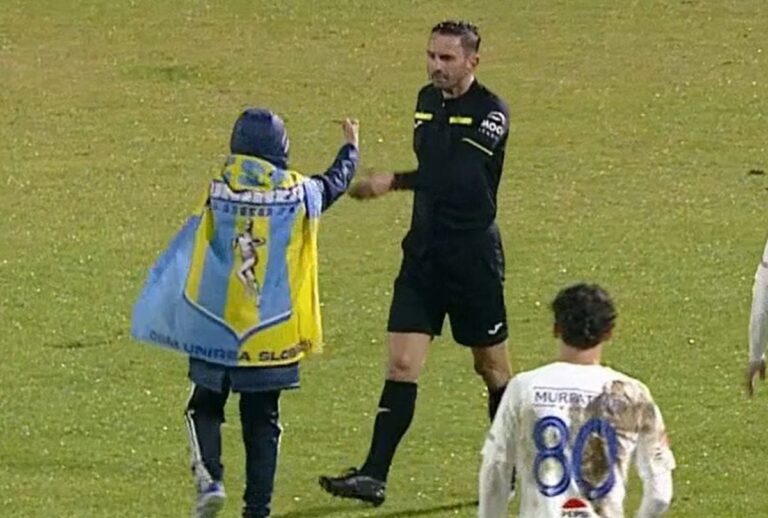 FOTO            Imagini scandaloase la Slobozia – Farul! Ce a putut să-i facă un copil lui Colțescu