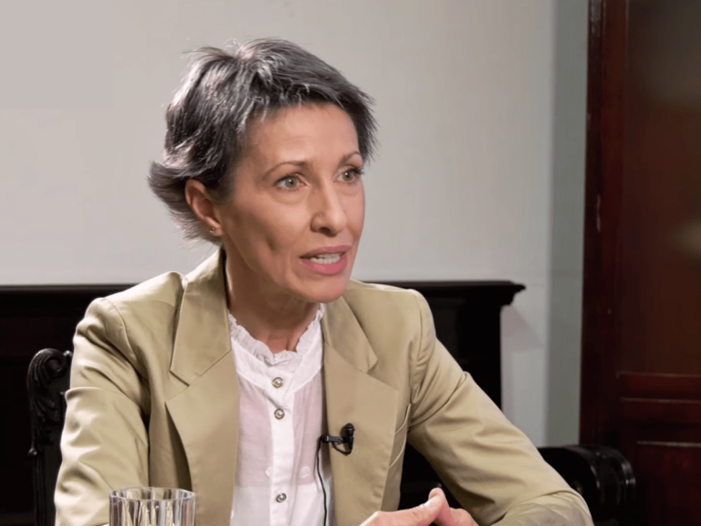 Profesoara Aura Stănculescu, director CMBRAE: Avem nevoie să glumim cu copiii, să se simtă relaxați în prezența noastră, nu să simtă frică de o autoritate care oricând poate să fie impredictibilă și să-i pedepsească