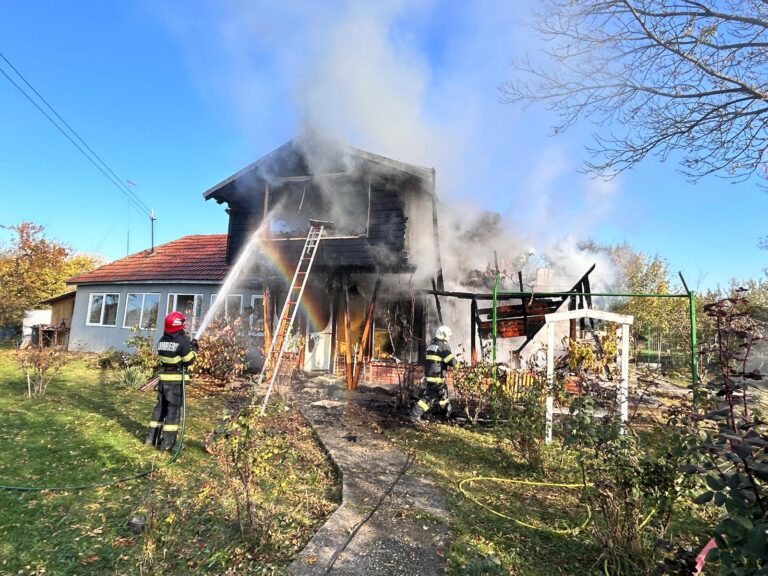 Incendiu izbucnit la o casă, în comuna Făgețelu