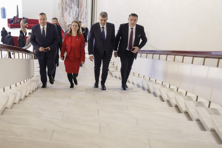 Populism la vârful Ministerului Educației: reforma curriculară pentru liceu a fost amânată pentru 1 ianuarie 2025 pentru a nu atrage „nemulțumiri” în campania electorală. Secretarul de stat Florian Lixandru: Nu am ieșit public cu propunerile pentru că vor genera dispute
