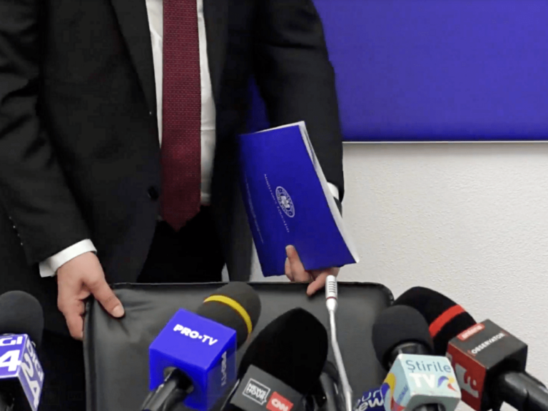 OFICIAL Curtea Constituțională a decis că Ministerul Educației a încălcat Constituția, când a eliminat elevii din școlile particulare și confesionale din rândul beneficiarilor de burse școlare / Efectul deciziei CCR se va produce cu privire la toate bursele, inclusiv cele de merit și de reziliență pe care Legea Deca le acordă doar elevilor din școlile de stat
