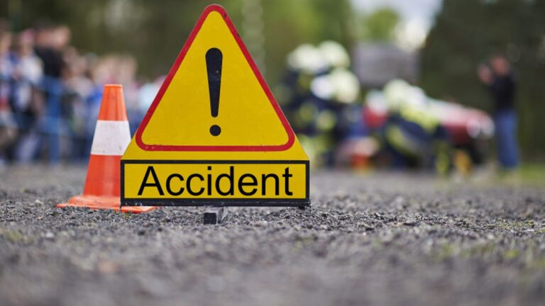 Accident în Vlădila. Șoferii, la spital