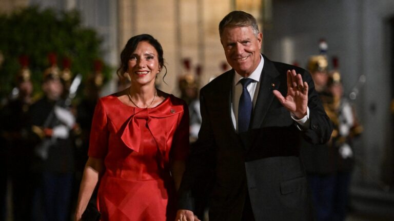 Comisie de anchetă în Parlament pentru cheltuielile făcute de Klaus Iohannis, cerută de PSD