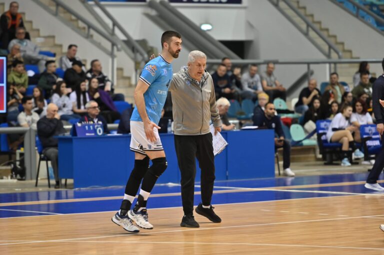 Volei (m) / SCMU Craiova dă un jucător în echipa etapei a 10-a