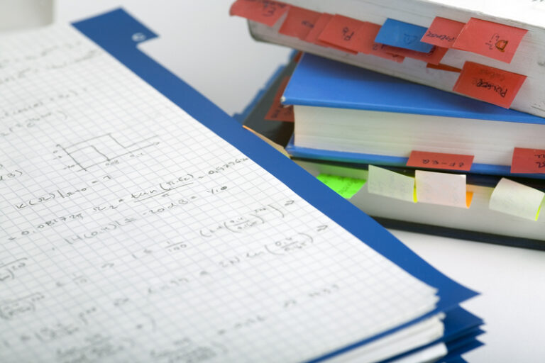 Flavian Georgescu, profesor de matematică: Ordinea nu e să îi învățăm pe elevi să calculeze integrale, ci mai întâi să îi învățăm de ce trebuie să învețe integralele. Îi vom câștiga pe elevi, le vom arata utilitatea și chiar frumusețea matematicii