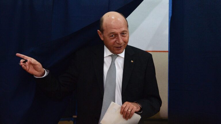 Coaliția PSD-PNL se va păstra și după alegeri, spune Traian Băsescu: „Cearta lor e o gogoașă”