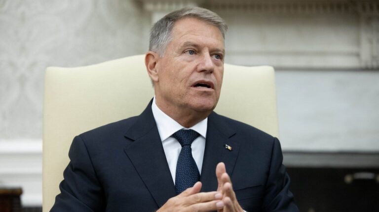 Klaus Iohannis nu a fost informat de serviciile secrete despre vreo influență a puterilor străine în alegerile prezidențiale, spune Administrația Prezidențială