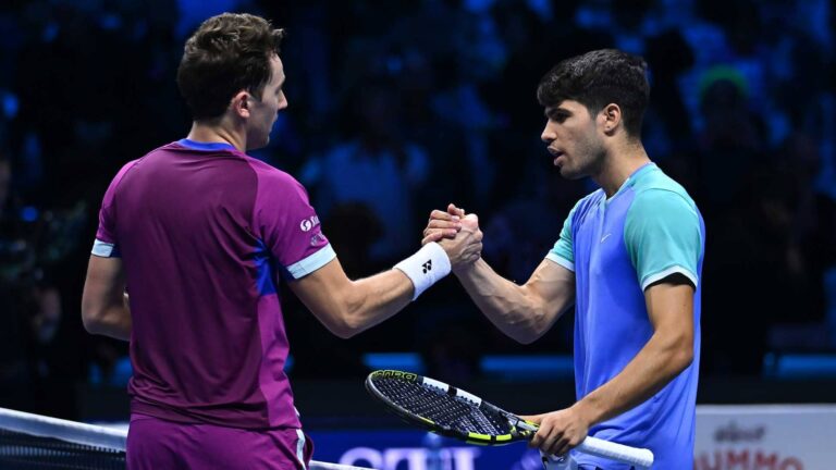 Casper Ruud a produs surpriza la Turneul Campionilor! Alcaraz, de nerecunoscut