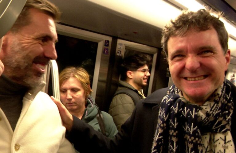 EXCLUSIV / FOTO&VIDEO                    Gazeta l-a scos la plimbare pe Zeljko Kopic, iar dinamovistul s-a „ciocnit” de candidatul Nicușor Dan în metroul din București » Imagini SHOW: „Citesc despre tine!”