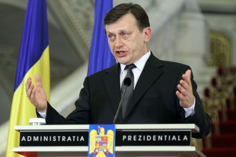 Crin Antonescu dezminte zvonurile potrivit cărora ar candida la preşedinţie. „De dorit nu îmi doresc, nu am în agendă aşa ceva”
