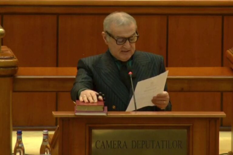VIDEO            Gigi Becali, a 3-a zi în Parlament, al 3-lea moment hilar » I-a fost tăiat microfonul când depunea jurământul