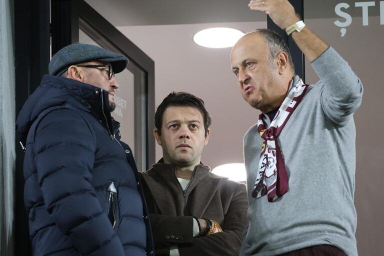 ULTIMA ORĂ                    OUT de la Rapid! Șumudică renunță la 3 jucători în iarnă » A făcut lista de plecări