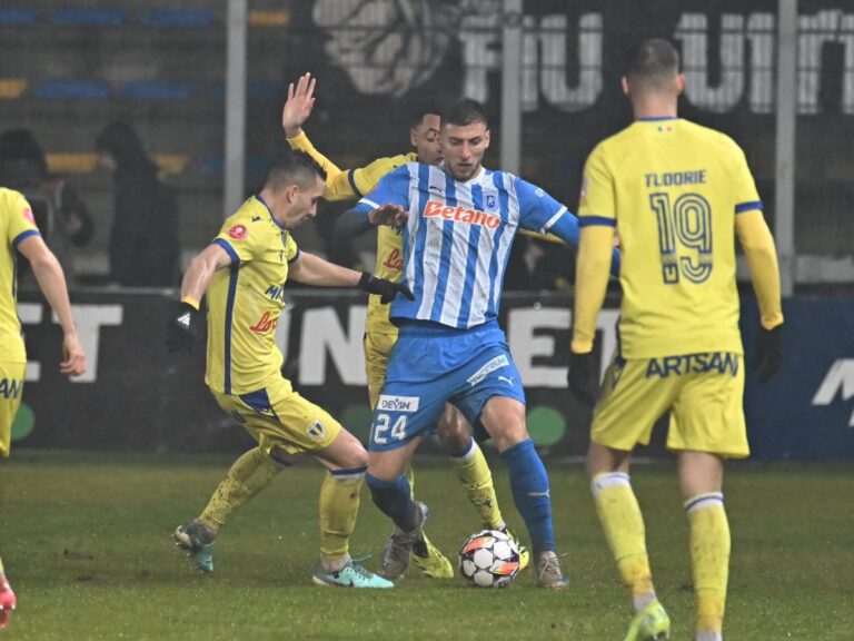 BREAKING NEWS                    Șoc în Superliga » Antrenorul a dus echipa pe loc de play-off și și-a dat demisia: „A anunțat în vestiar”