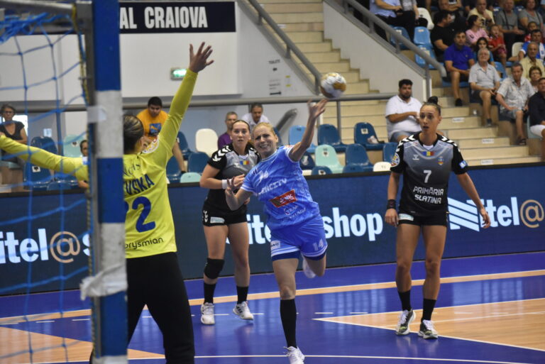 Handbal (f) / SCMU Craiova dă peste Braşovul lui Bogdan Burcea în ultimul meci din an