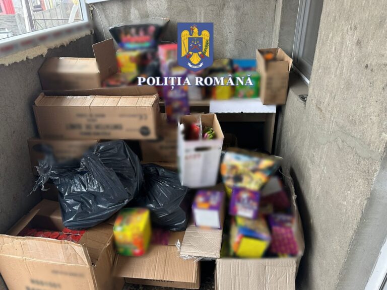 550 kg de articole pirotehnice ilegale, descoperite în urma perchezițiilor efectuate la locuințele a două persoane fizice. Polițiștii olteni au descins în Slatina, Potcoava și Brâncoveni