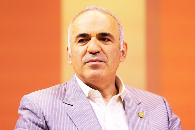 Garry Kasparov, mesaj NEMAIÎNTÂLNIT pentru România: „Sunt rus și este apelul meu către români! Vă îndemn să votați așa!”