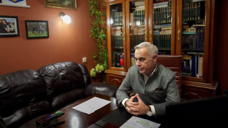 Călin Georgescu recunoaște că s-a întâlnit cu ideologul lui Putin, Alexandr Dughin, cel care a spus că „România va fi parte a Rusiei în curând”
